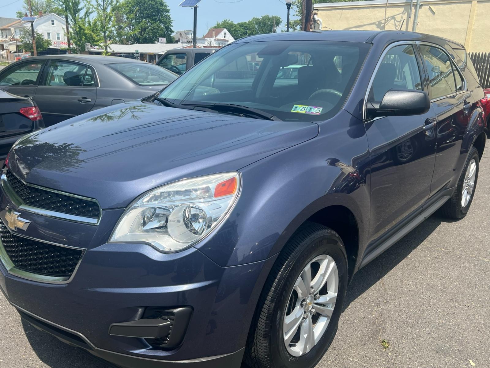 2014 Blue /gray Chevrolet Equinox (2GNALAEK4E6) , located at 1018 Brunswick Ave, Trenton, NJ, 08638, (609) 989-0900, 40.240086, -74.748085 - Super Clean Chevy Equinox with only 69k miles on it, serviced up and ready to go. Call Anthony to set up an appt to see and drive, 609-273-5100 - Photo #0